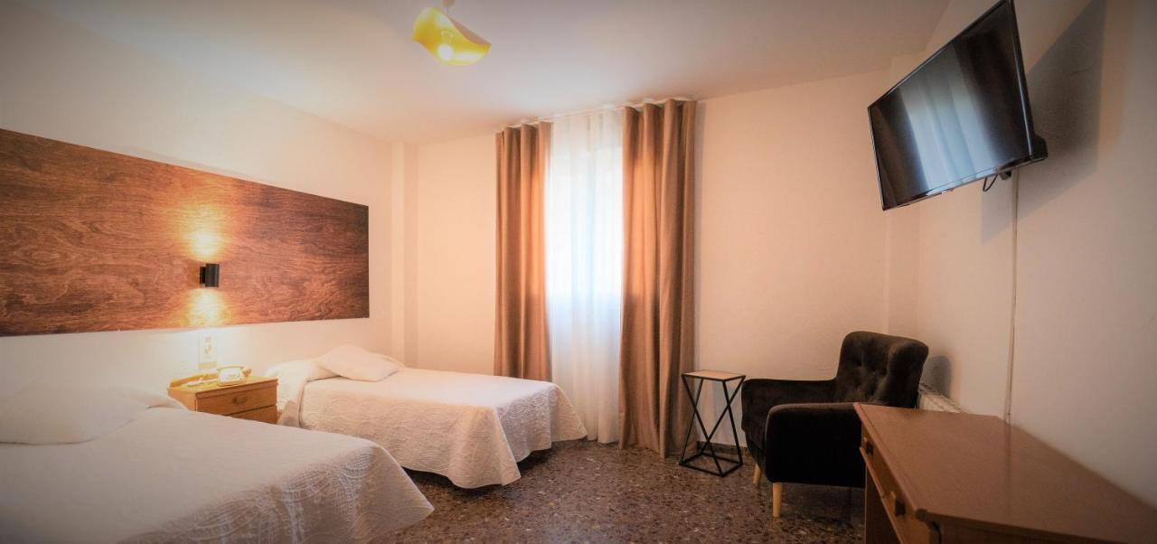 Hotel Roig ベナサル エクステリア 写真